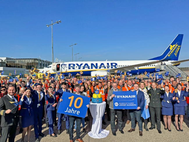 Ryanair Crew und Flugzeug